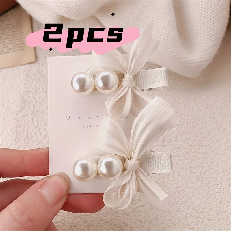 Zwei elegante Haarspangen mit Schleife, verziert mit Spitze und Perlen, geeignet für alle Jahreszeiten und perfekt für Mädchenhochzeiten, Partys, Tanzveranstaltungen. – Detail 1