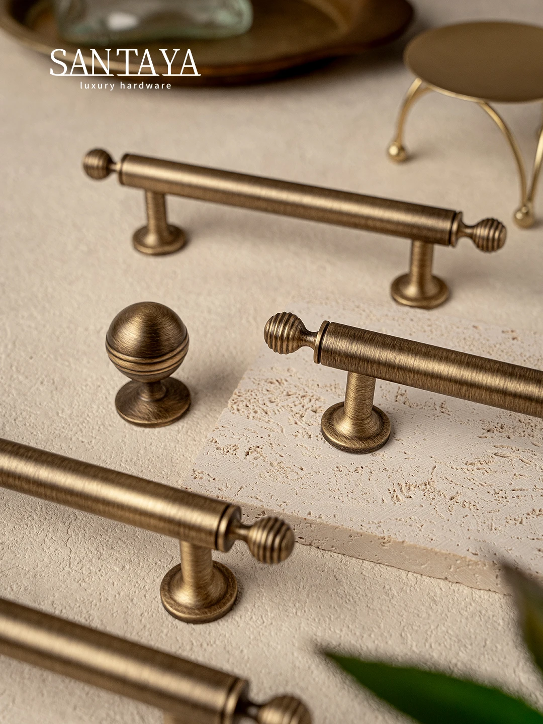 Santaya ทองเหลืองโบราณ Handle Ribbed ตู้ครัวดึงตู้เสื้อผ้าเดี่ยวลิ้นชักเฟอร์นิเจอร์ Dresser Handles 1