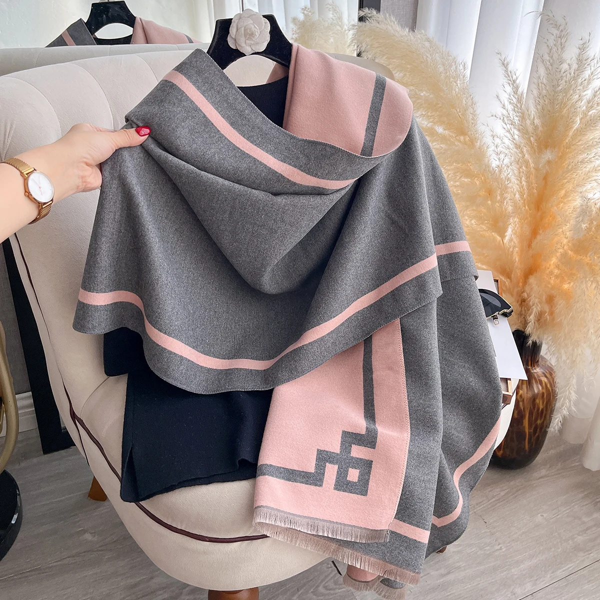 2025 Luxury Winter Cashmere Scarf Women New Design Warm Pashmina Blanket Poncho Scarves Female Print Shawl Thick Foulard Bufanda
