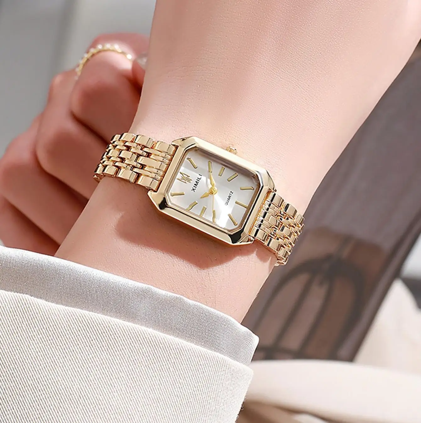Small niche luxury fashion retro high-end gold steel strip small square watch with temperament women'squartz watch (without box） 2