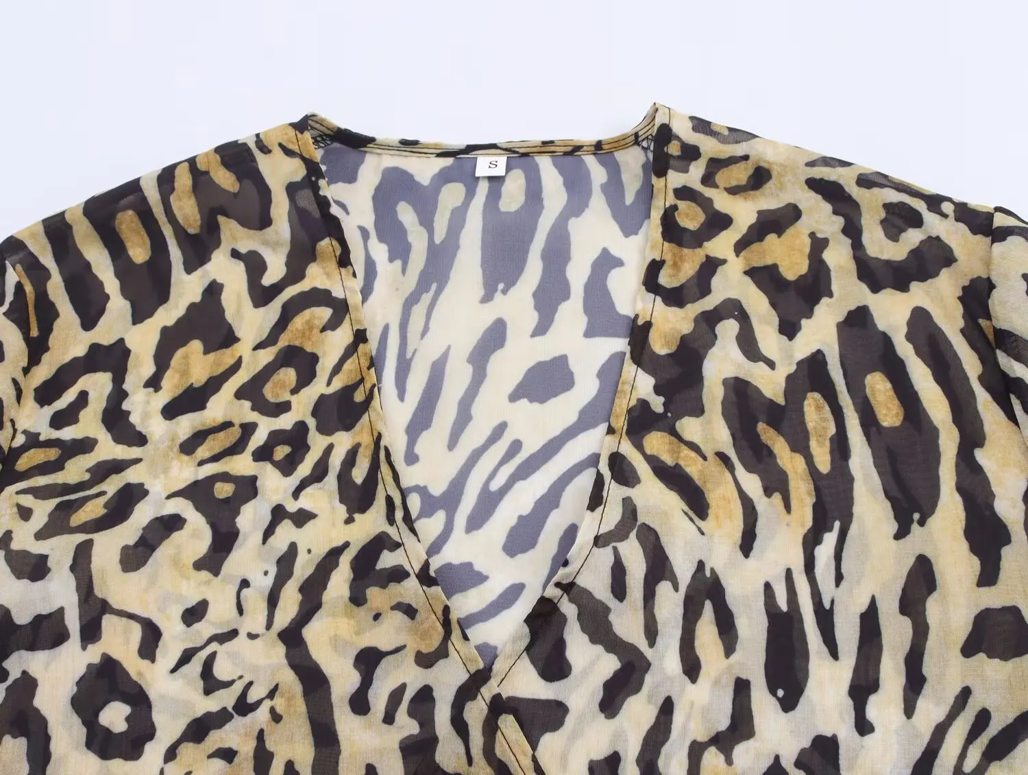 Women Blouse Spring And Autumn New Fashion With Leopard Printed Fabric Asymmetrical Top Retro V-Neck Women'S Long Sleeved Blouse