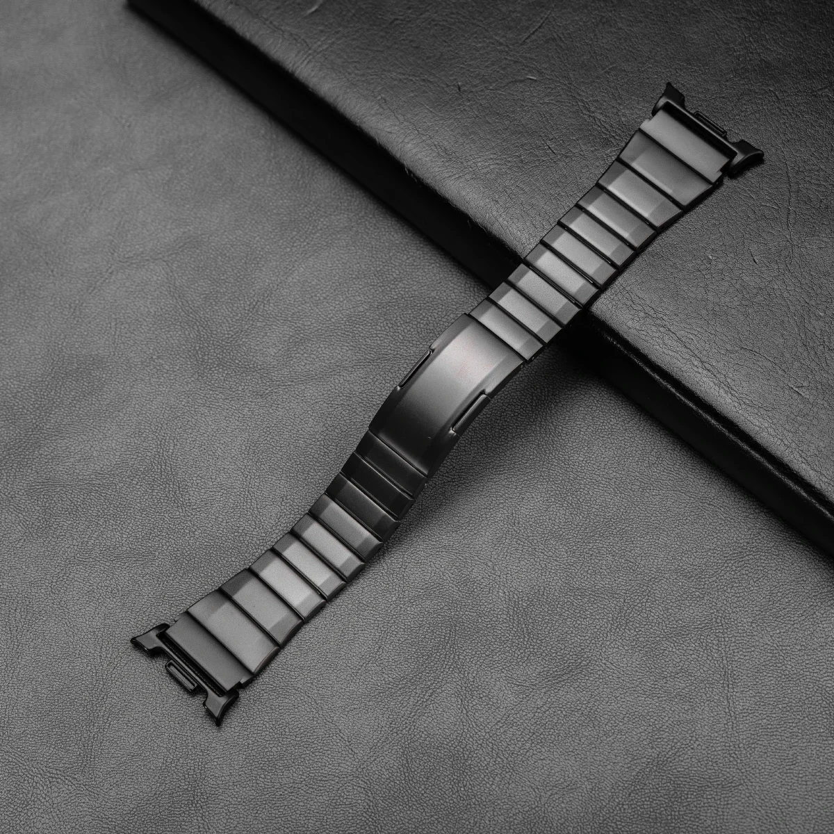 Premium Stainless Steel Smartwatch Band - Elegant and Durable Wrist Strap