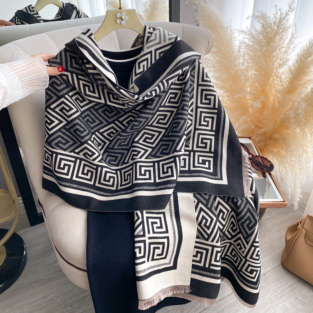 Luxury Autumn and Winter Cashmere Scarf Women New Warm Pashmina Blanket Poncho Scarves Fashion Print Shawl Thick Foulard Bufanda