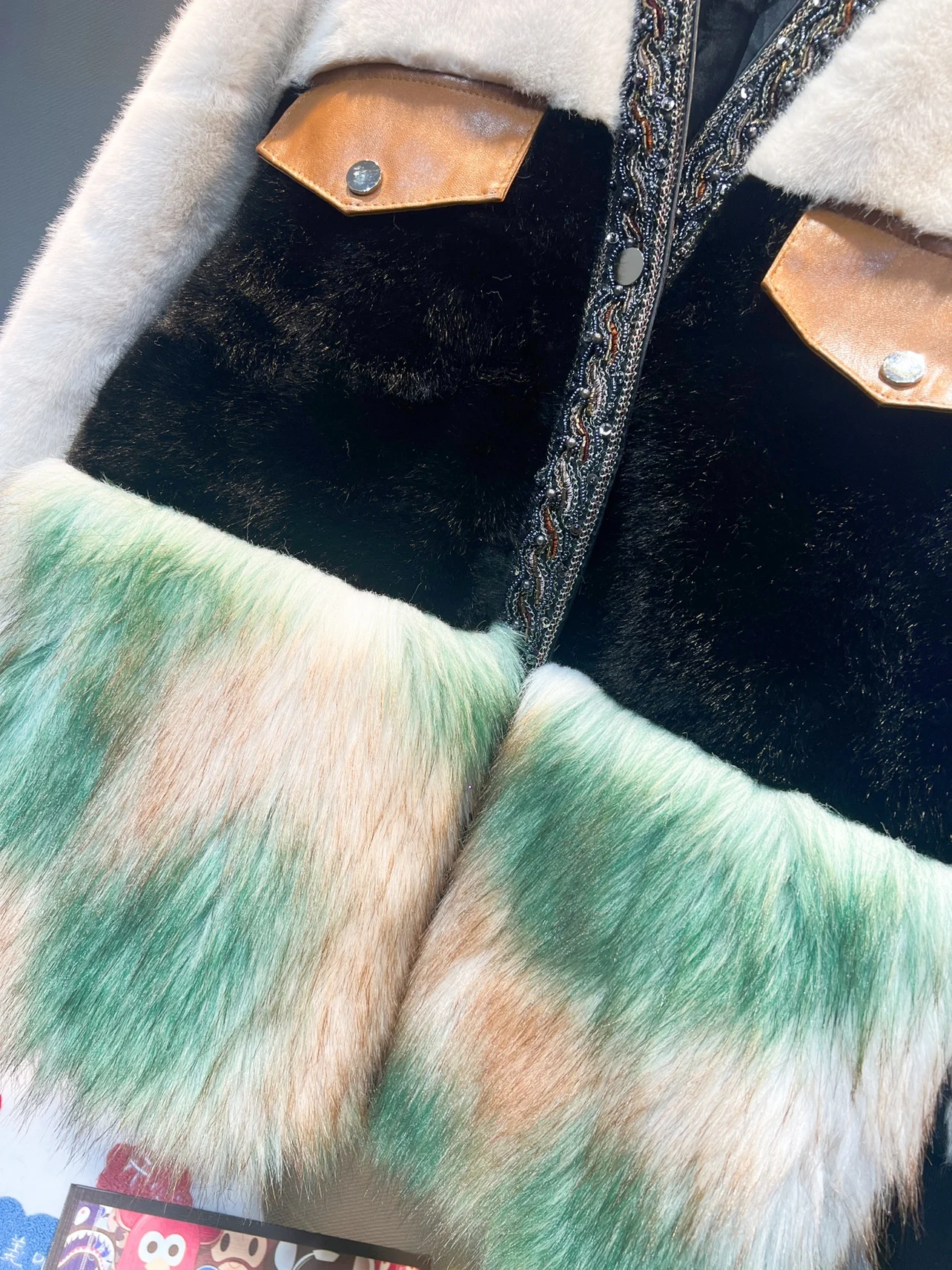 V-neck Sequins Embroidered Long-Sleeved Fur Wool Coat Women 2023 Winter New Fashion Mink Fur Mid-Length Loose Warm Faux Fur Coat