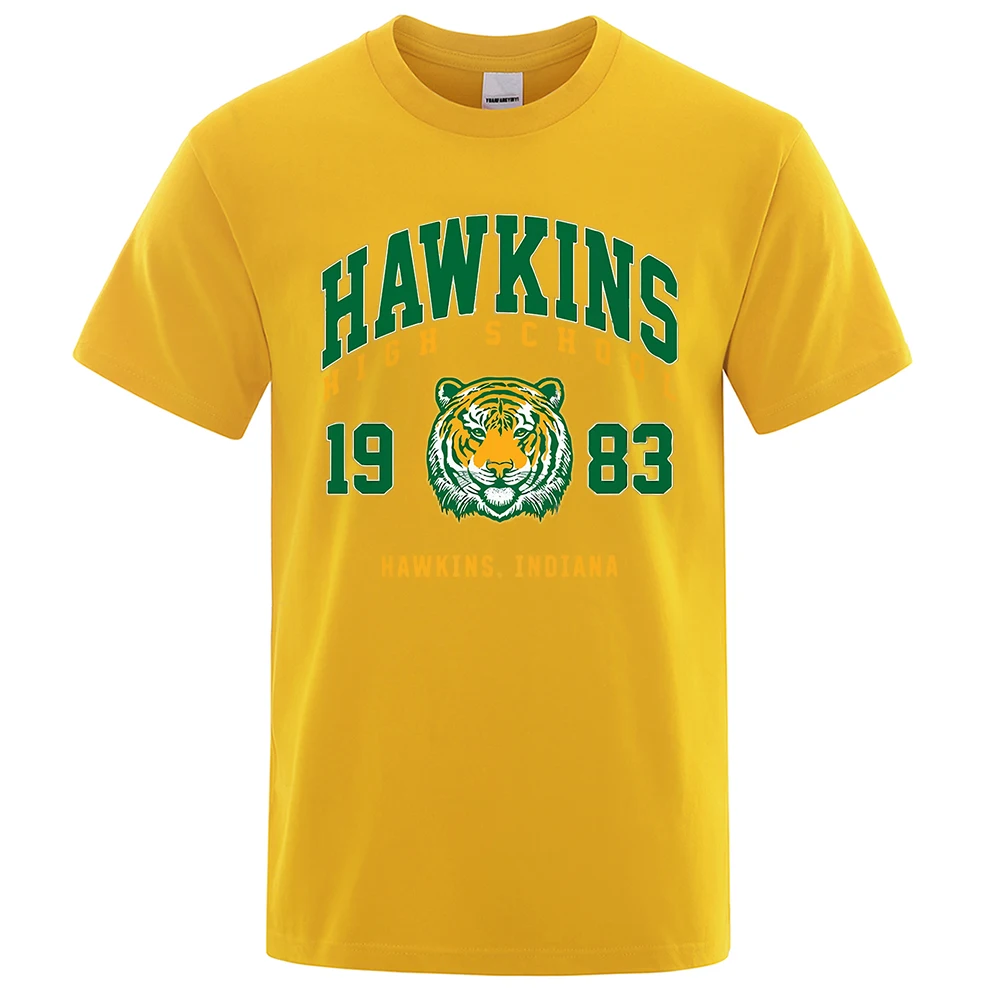 Maglietta Uomo Hawkins High School Stranger Things | T-Shirt Vintage Cotone Organico | Idea Regalo Serie TV
