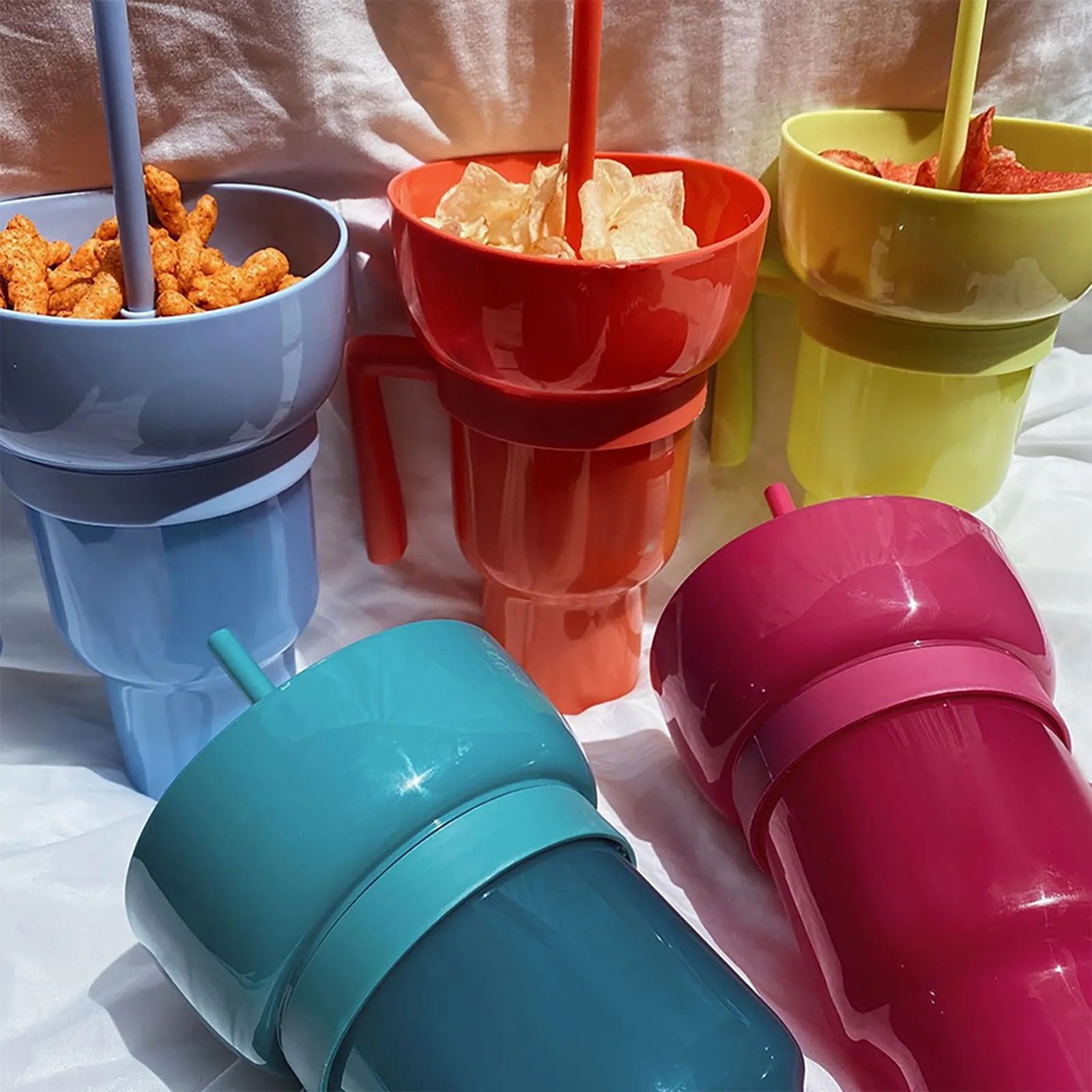 https://ae01.alicdn.com/kf/S9eef167276054d81adf489f43549e791m/Snackies-Cups-2-In-1-Snack-Bowl-On-Drink-Cup-Splash-Proof-Leakproof-Portable-Snack-Cup.jpg