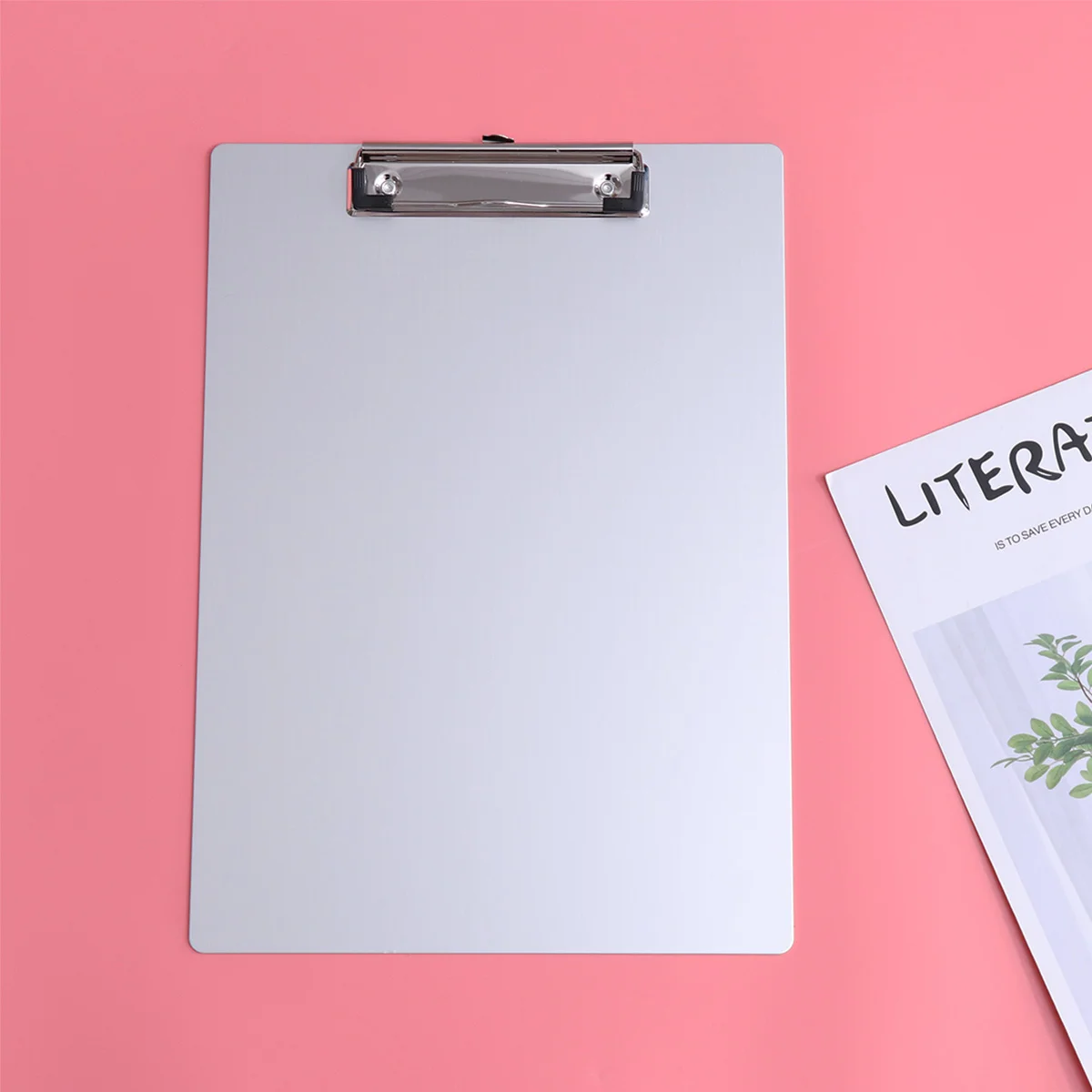 

Бумажный держатель A4, металлическая папка для бумаг, папка для документов A4 для офисного школьного работника (Серебристая)