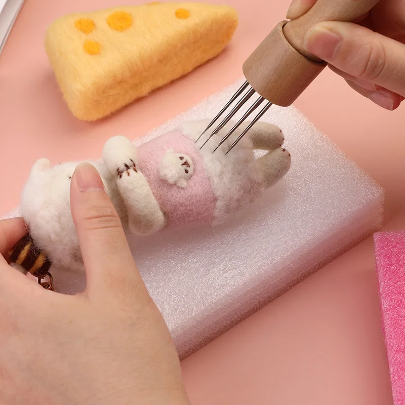 Needle felting pad Fenrry 5Pcs/Pack Wool Felt Workplace Mat White Foam Pad Needle Felting Poked Pad DIY Craft Needle Felting Tools Accessories