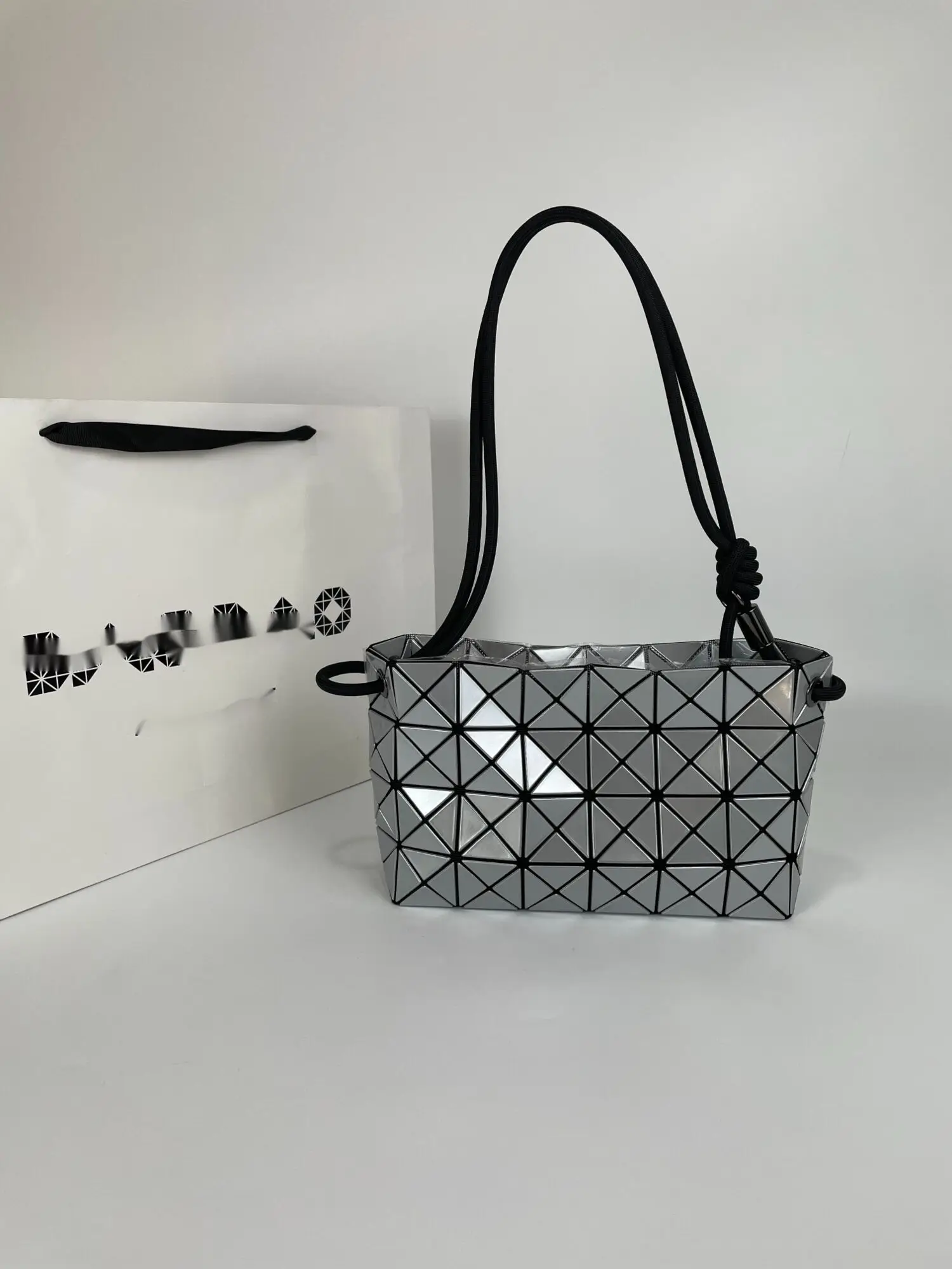 160 Miyake Life April nouveau cordon de serrage à bandoulière unique, chignon de tofu en changeant de forme aléatoire sac en forme de boîte rectangulaire, un_voghion.com