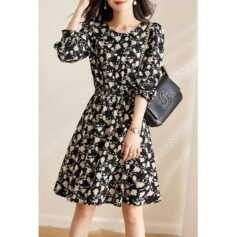 

Fashion O-Neck Loose Folds Petal Sleeve Midi Dress Women's Clothing 2023 Autumn Winter New Oversized Sweet Floral Dress