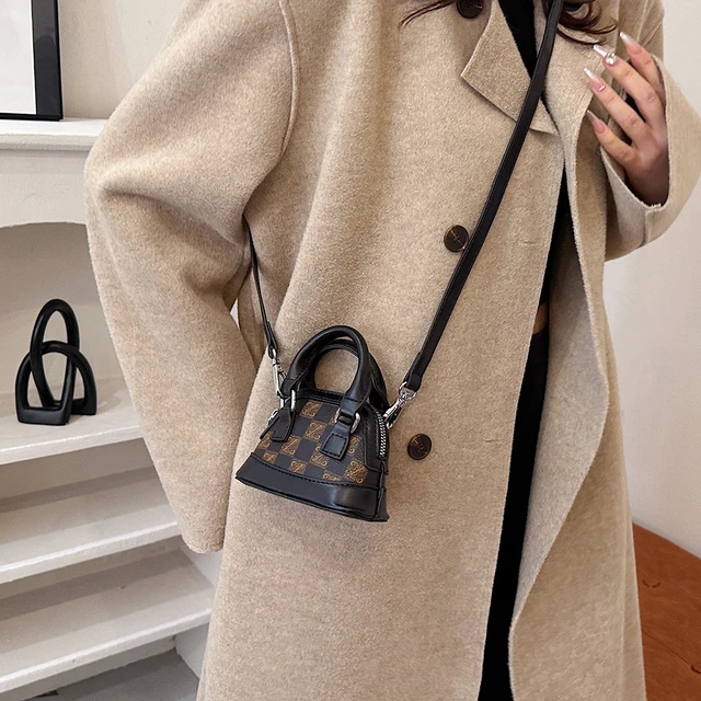 세련되고 실용적인 숄더백: 고급스러운 품질과 합리적인 가격의 완벽한 조화