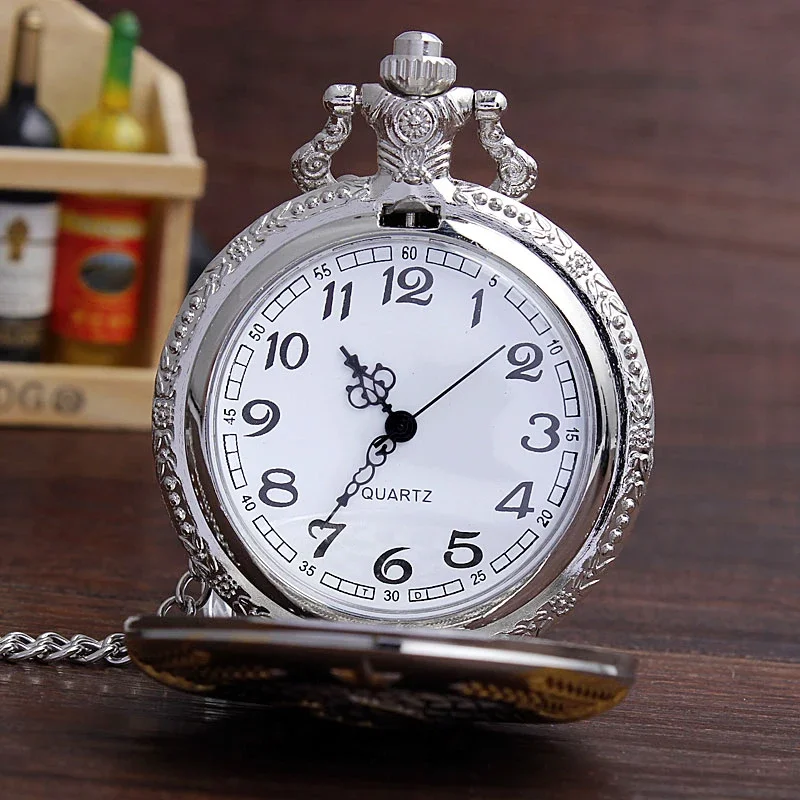 Vintage USSR Soviet Badges Sickle Hammer Pocket Watch Necklace Bronze Pendant Chain Quartz Clock Fashion Emblem Women Men Gift quartz watch pocket watch