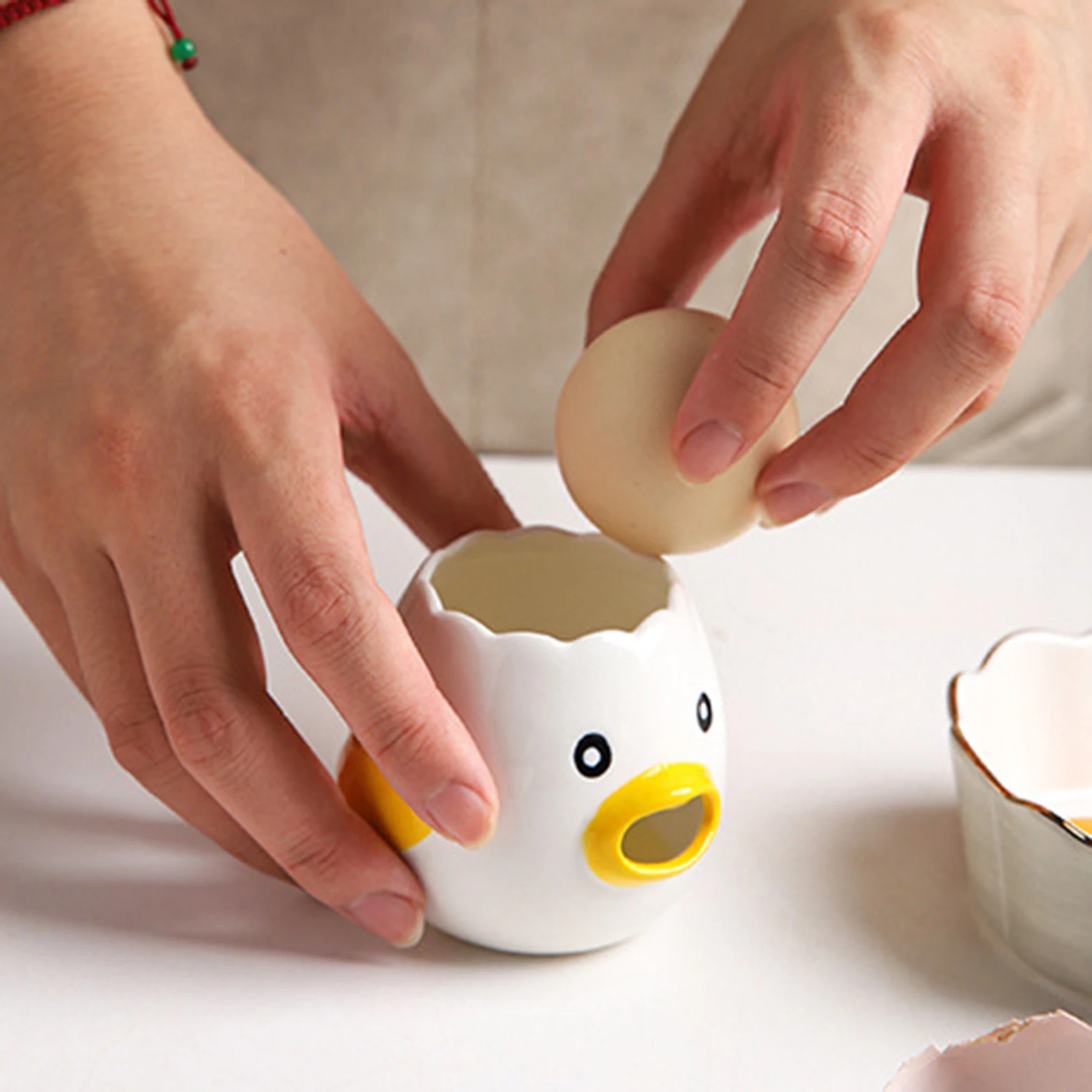 Egg Separator Mini Egg White and Yolk Funny Kitchen Gadget, Ceramic Cute  Cartoon Smiley Face, Filter, Creative Household Cooking & Baking Tool