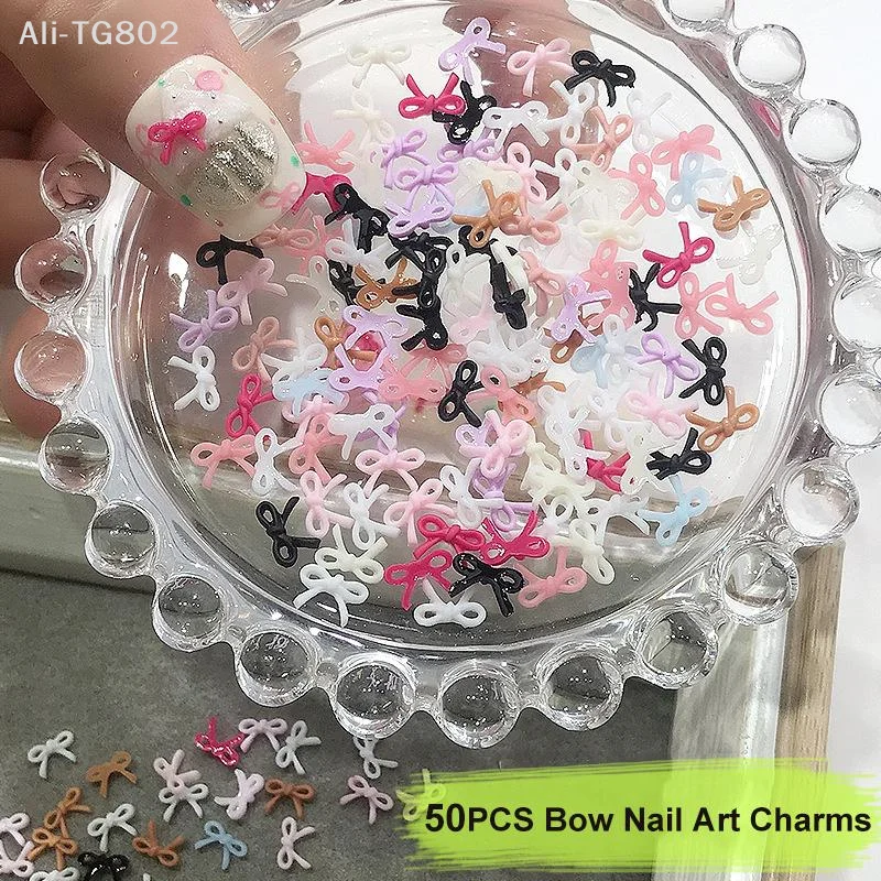 50개 믹스 미니 보우 네일 참 장식품 화려한 3D 레진 리본 네일 아트 데코레이션 수공예 액세서리 DIY 매니큐어 살롱용