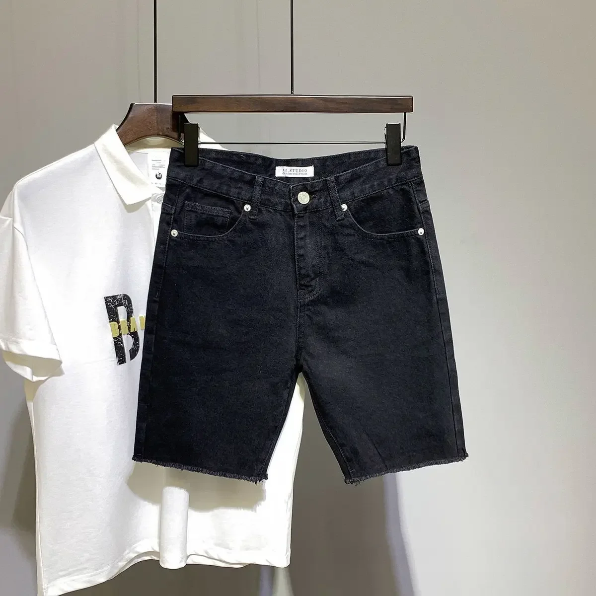 thumbnail image 1 of Pantalones cortos de mezclilla para hombre, de gran tamaño, de talla grande, pantalones vaqueros cortos para hombre, pantalones cargo de verano con botones, desgastados, originales, ropa de calle gros, 1 of 5