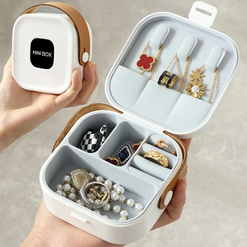 

Портативный бокс для хранения ювелирных изделий с кожаной ручкой