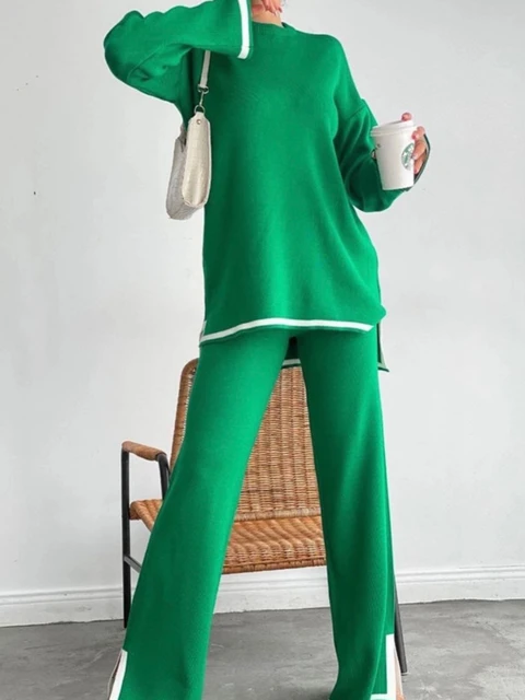 Sustainable & elegant knitted loungewear sets for women