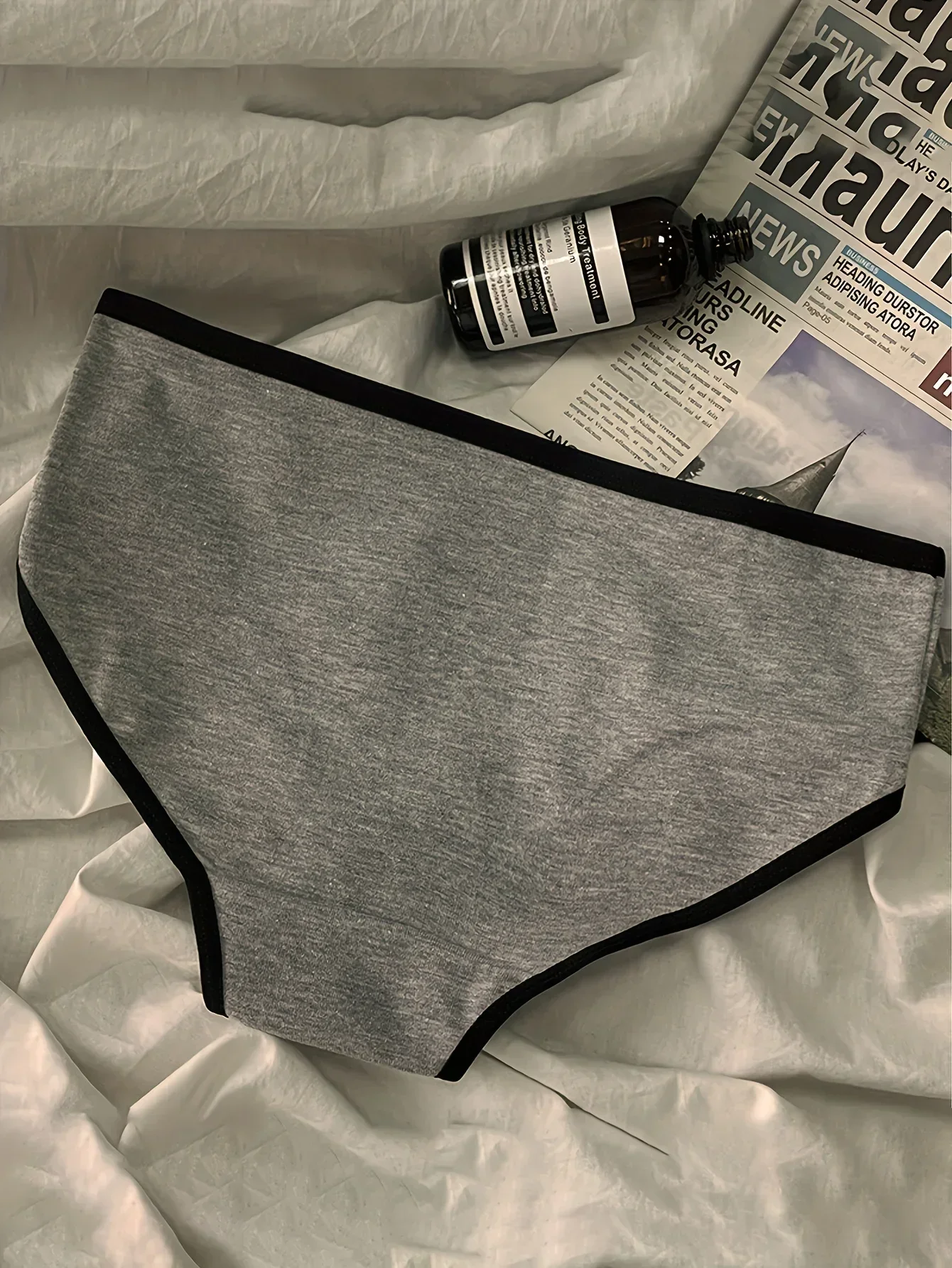 Simple Girl Underwear Mid Waist Japanese Black White Cotton Women's Briefs Sports Cool Style Traceless Panties Seamless Lingerie