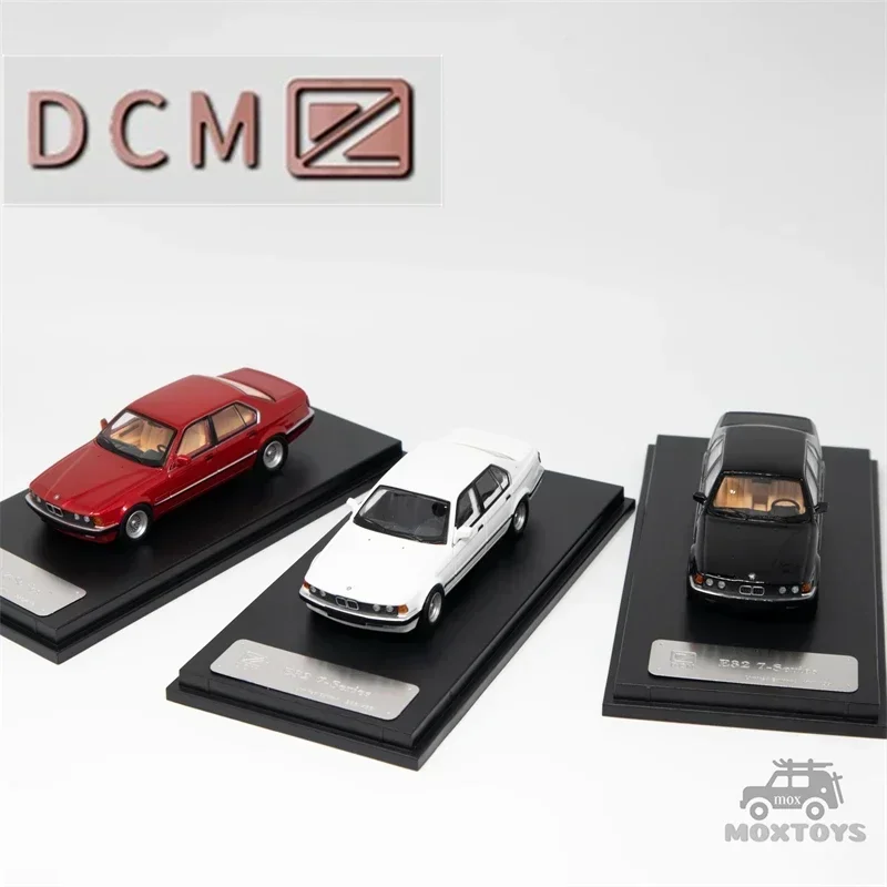 

DCM 1:64 E32 7-Series Sedan limited500 Diecast Model Car