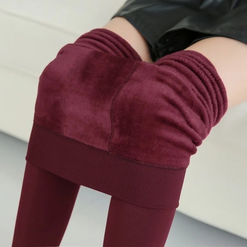 Wearing autumn and winter pearl velvet with 200g thickened plush insulation for women\'s integrated foot socks and pants