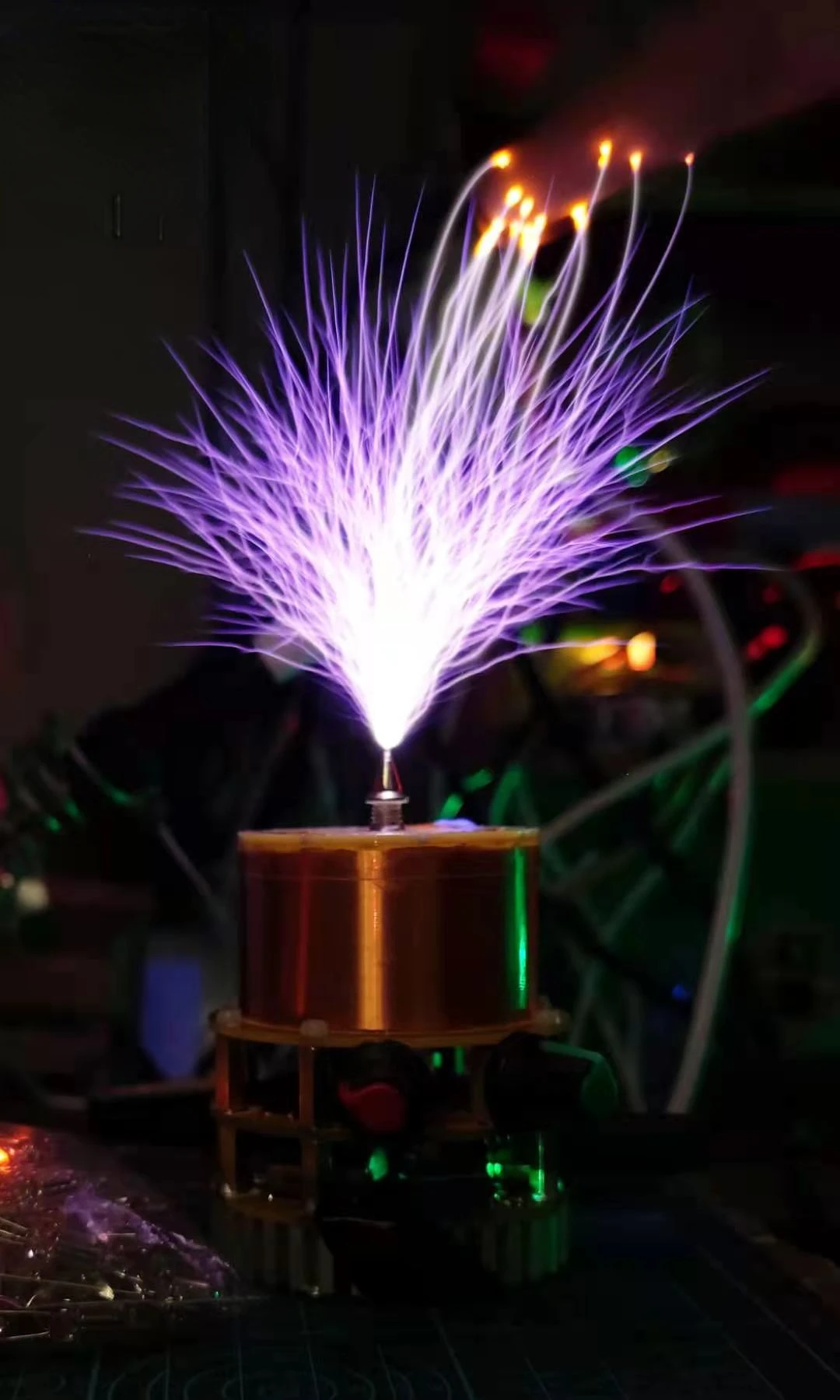 

Tesla Coil Tesla учебные Инструменты Беспроводная передача освещения Bluetooth искусственная молния Мини Музыка твердый