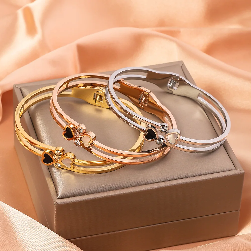 Fashionable Peach Heart Stainless Steel Bracelet, Non Fading