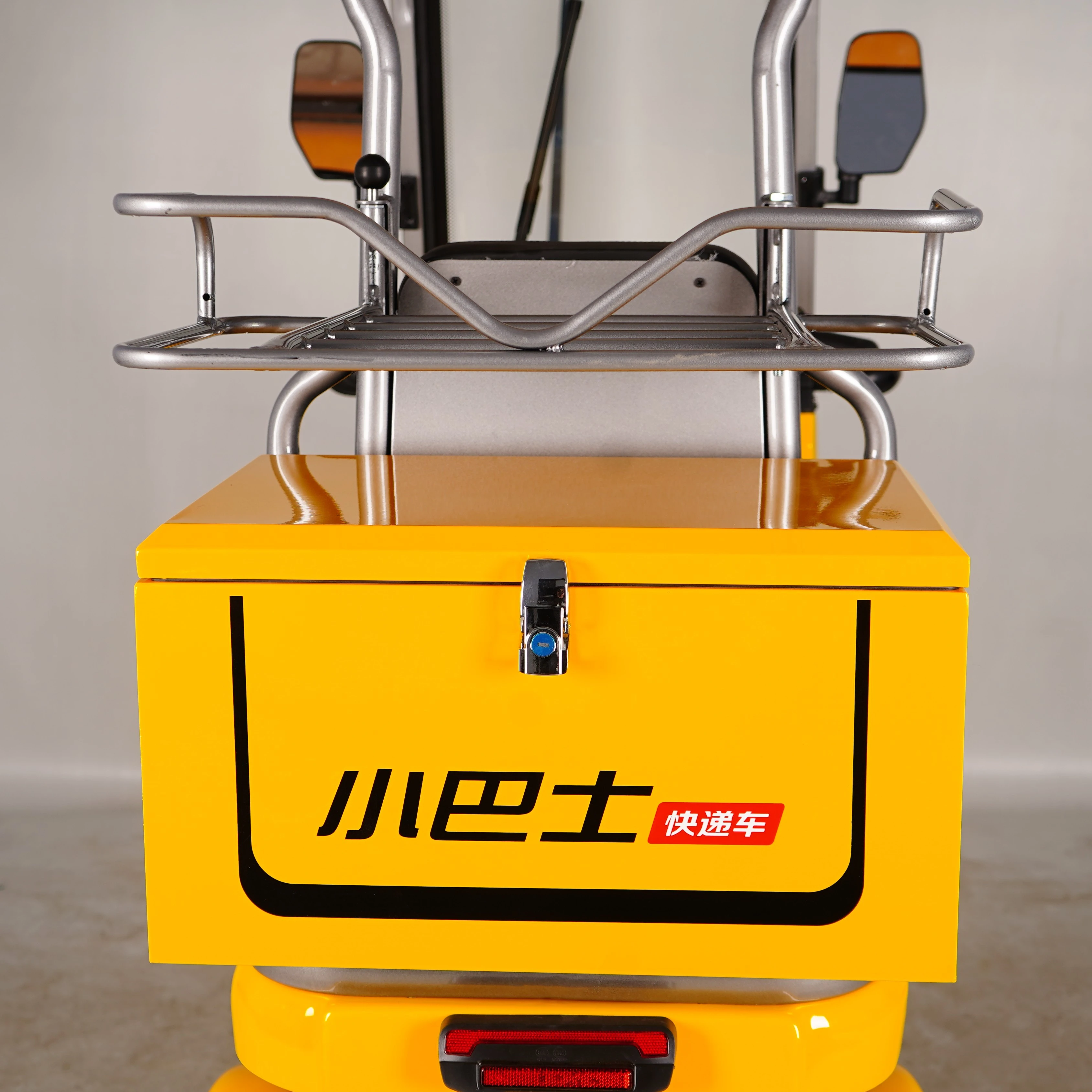 new design electric scooter moped three-wheel motorcycle tricycle delivery vehicles logistics delivery service