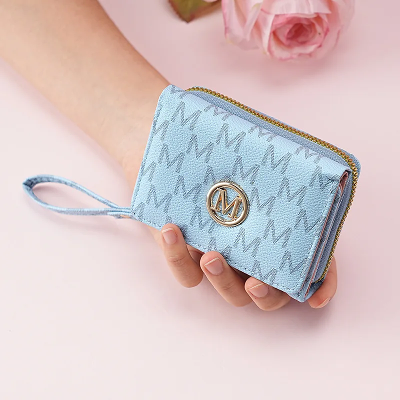 PlatiNum Tri-Fold Wallet Material Detail