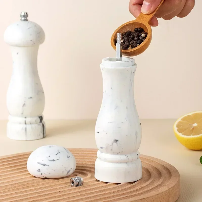 Plastic Pepper Grinder 6 Inch Salt and Pepper Mill with Adjustable Ceramic Spice Pepper Grinding Seasoning Bottle Cooking Shaker