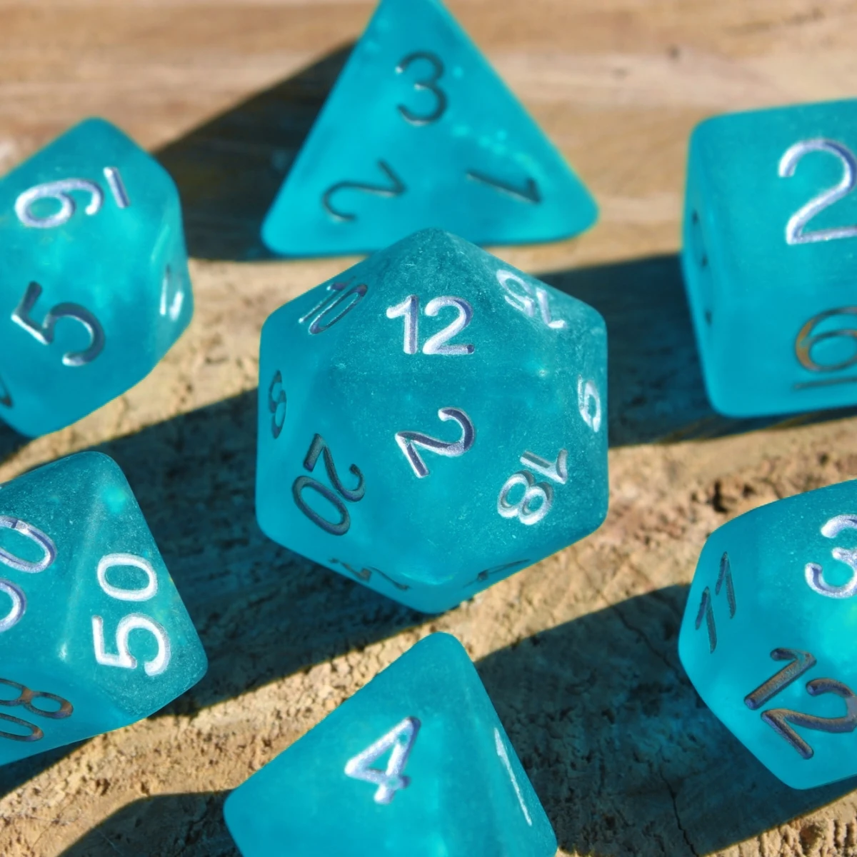RPG 롤 플레잉 테이블 보드 게임, 6 면 멀티 사이드 주사위 세트, 무작위 색상, DND 다면체 사각형 코너, 16mm, 100, 75, 25, 7 개 8 DND 던전 및 드래곤 테이블 게임용 푸른 별이 빛나는 하늘 주사위, D & D RPG 탁상 롤플레잉, 세트당 7 개