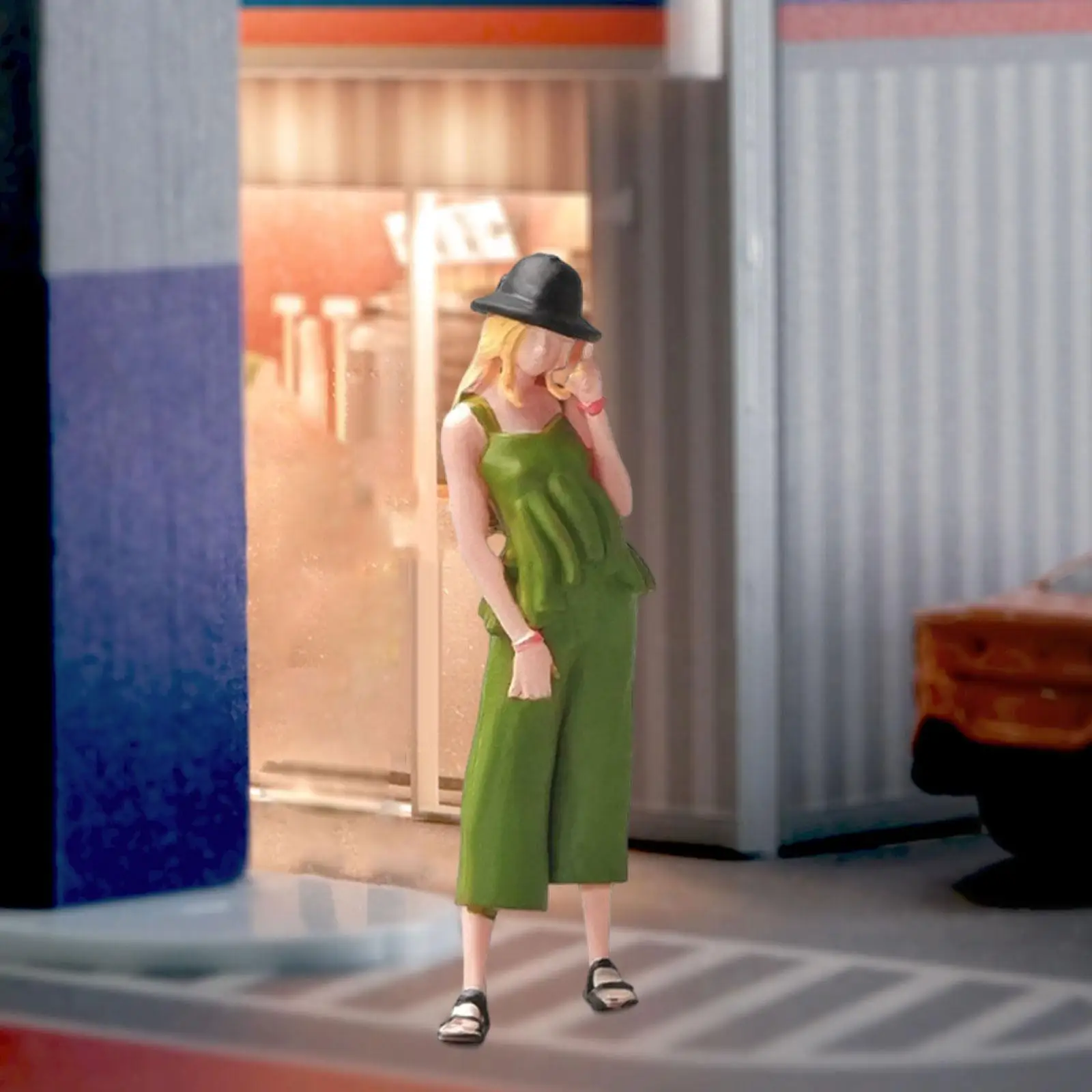 1/64 Figure Model with Hat Pretend Play Toy Lifelike Dollhouse Decoration Female