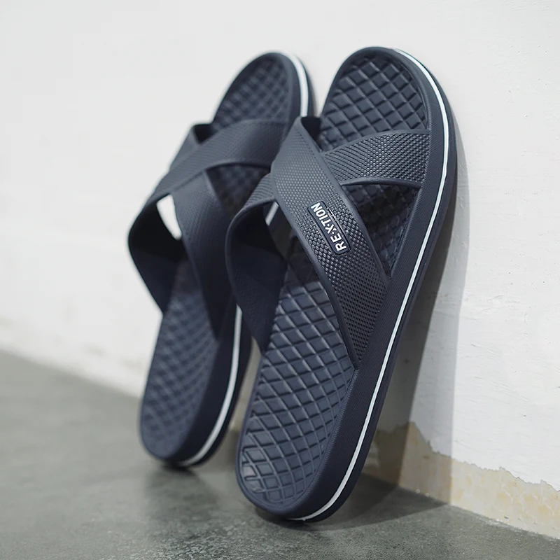 

Мужские летние пляжные сланцы на толстой подошве 2023, женские нескользящие Тапочки для ванной комнаты, мягкие сандалии, модные шлепанцы, Сверхтонкая обувь