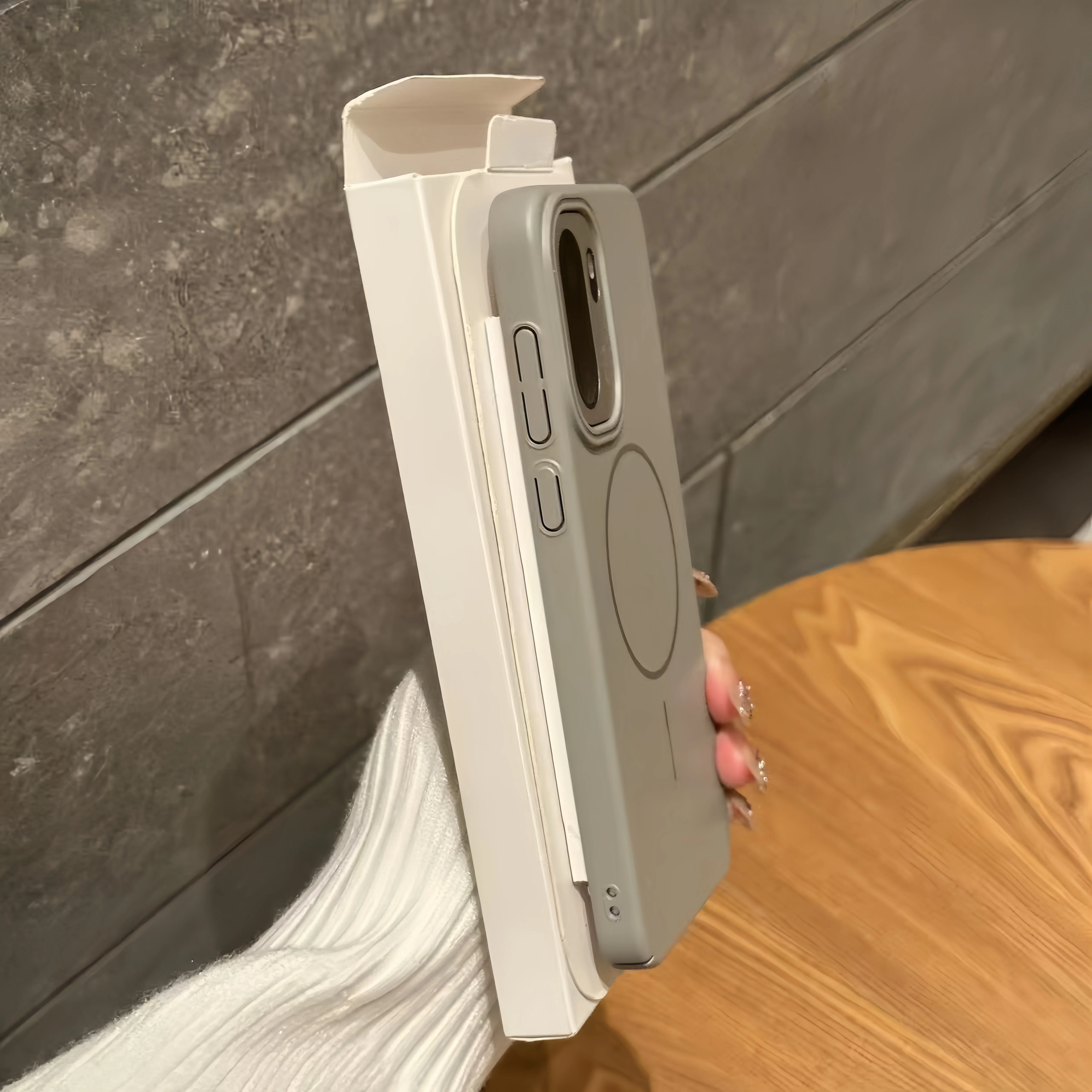 Ultra Thin Hard PC Magnetic Case with Wireless Charging Matte Finish
