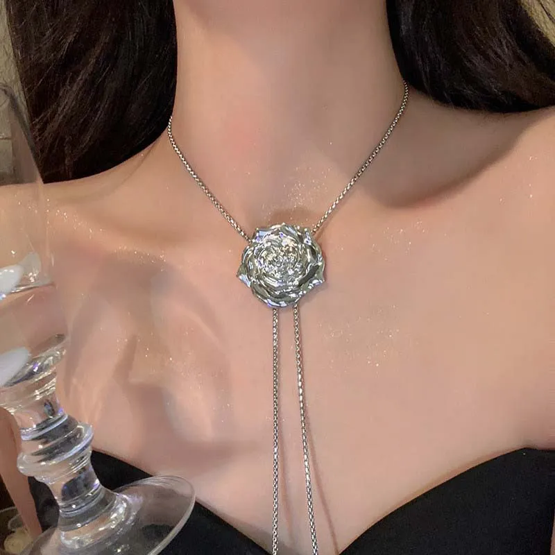 Collana Girocollo Con Rosa Di Cristallo Boho | Gioiello Floreale Vintage Con Rosa Dorata | Catena Minimalista Regalo Per Donna