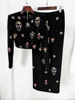 طقم بدلة نسائية للمدرج في الشارع ، رقبة دائرية ، بلوزات قصيرة بسحاب من الخلف ، تنورة طويلة ، أحدث المصممين ، 2 way 1