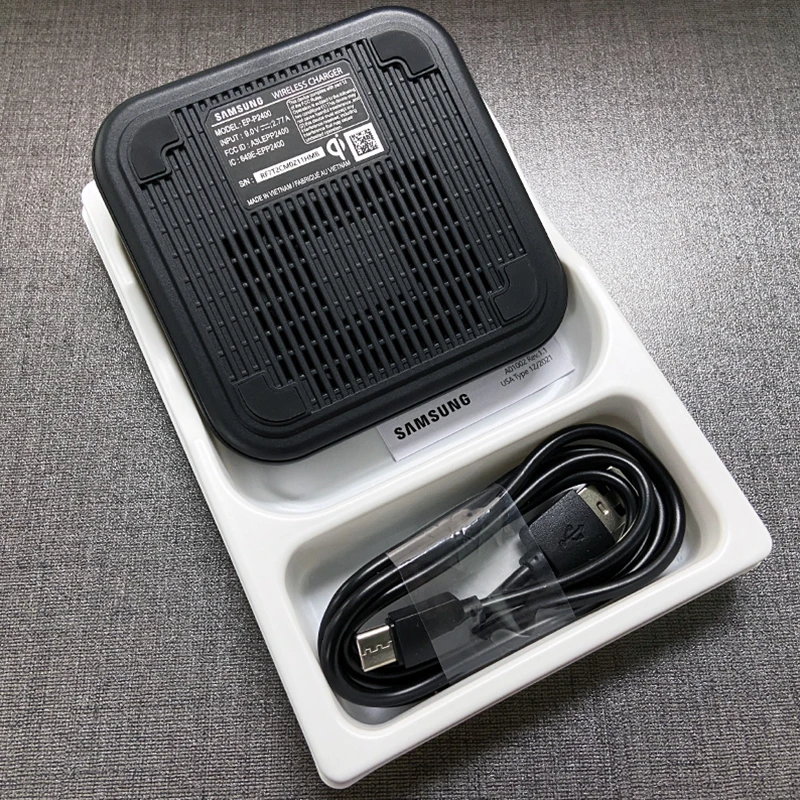 Ultra-Fast 15W Wireless Charging Pad by Samsung