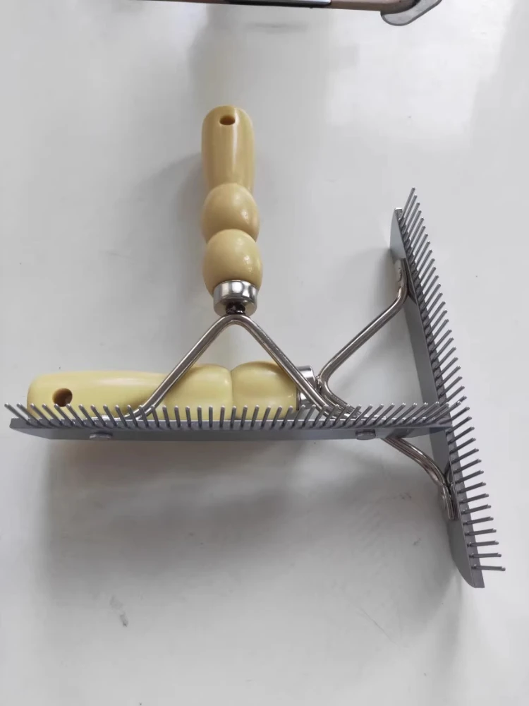 Harness Six Circles of Fresh Brush, Horse Hair Brush, Serrated Comb, Horse Brush Comb, Stable Supplies, Bridle Harness