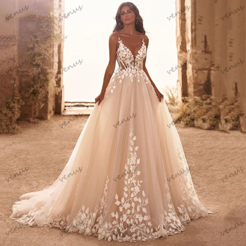 ティアードチュール　スパゲティストラップ　ウェディングドレス スパゲティストラップ ティアードチュールウエディングドレス