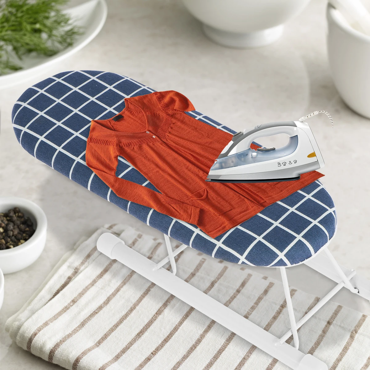 Black and White Grid Portable Ironing Mat, Tabletop Ironing Board Mat, Iron  Mat for Ironing