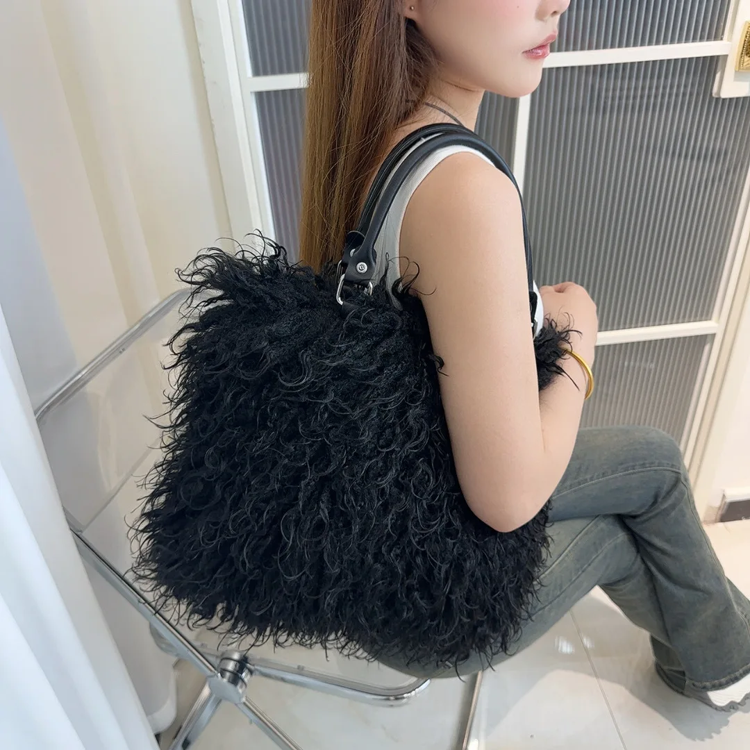 2025 Designer Faux Fur Tote Bag for Women Luxury Handbags Autumn Winter Plush Shoulder Crossbody Bags Brand Shopper Purses New