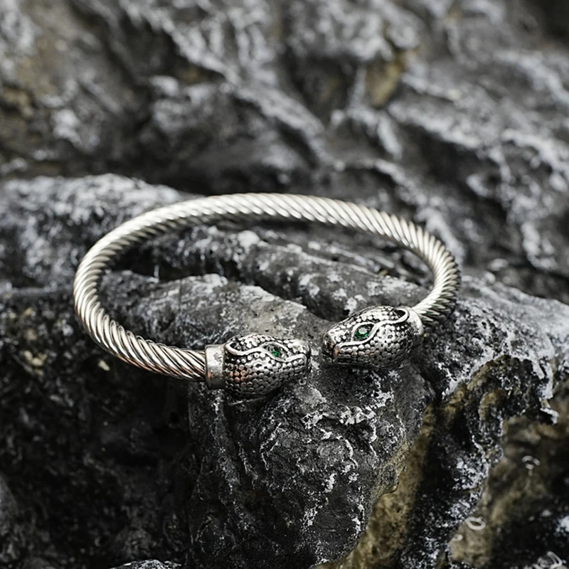 Men Leopard Head with Green Zircon Eyes Bangle Vintage Punk Wristband Cuff Open Bracelets Nordic Viking Male Jewelry Party Gift 2