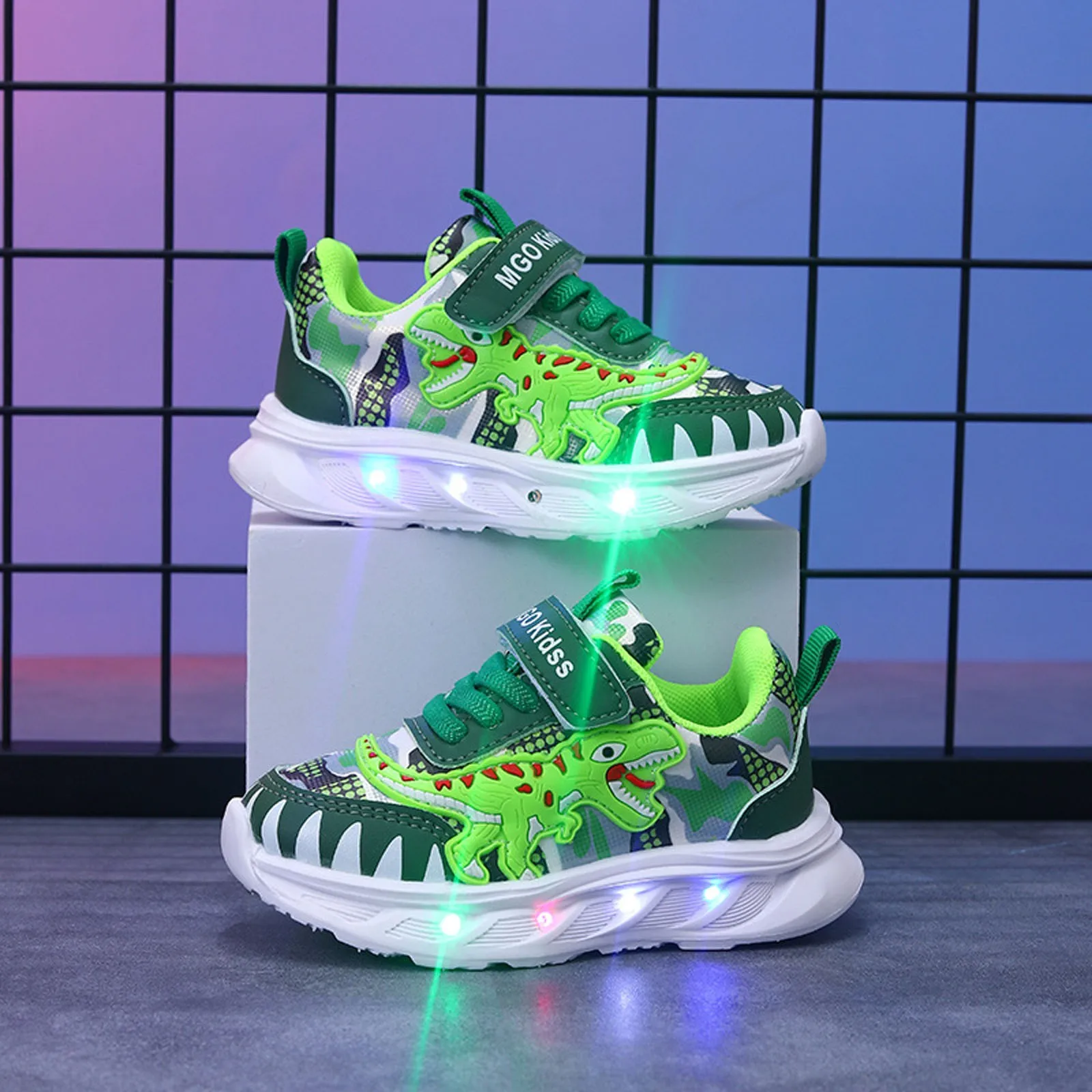 Girl Shoes Fashion Led Light Up Children'S Shoes Unisex Cool Sneakers Soft And Lightweight Flat Shoes For Children Dressed Decor 4