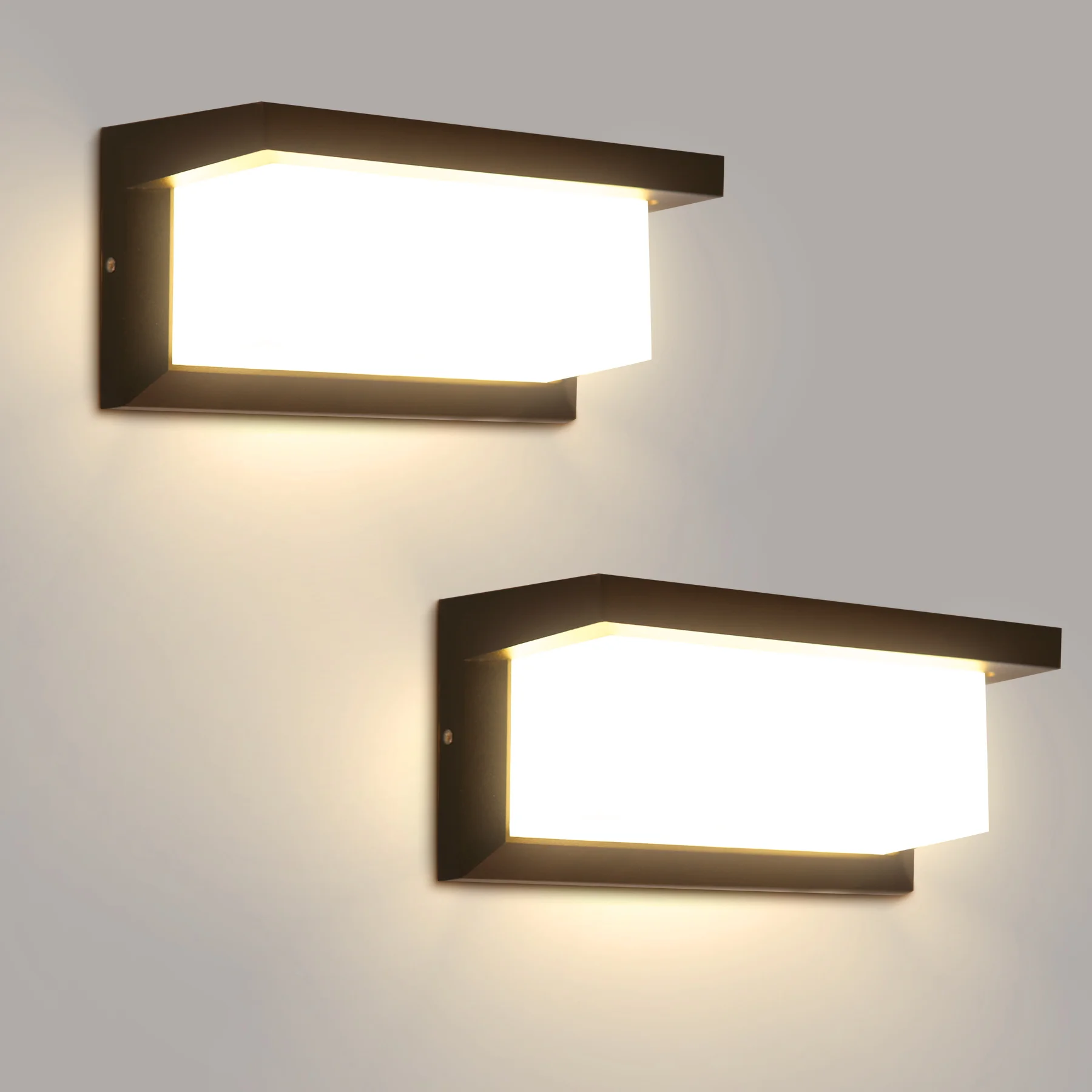 LED rectangular wall lamp with classic design for indoor and outdoor use