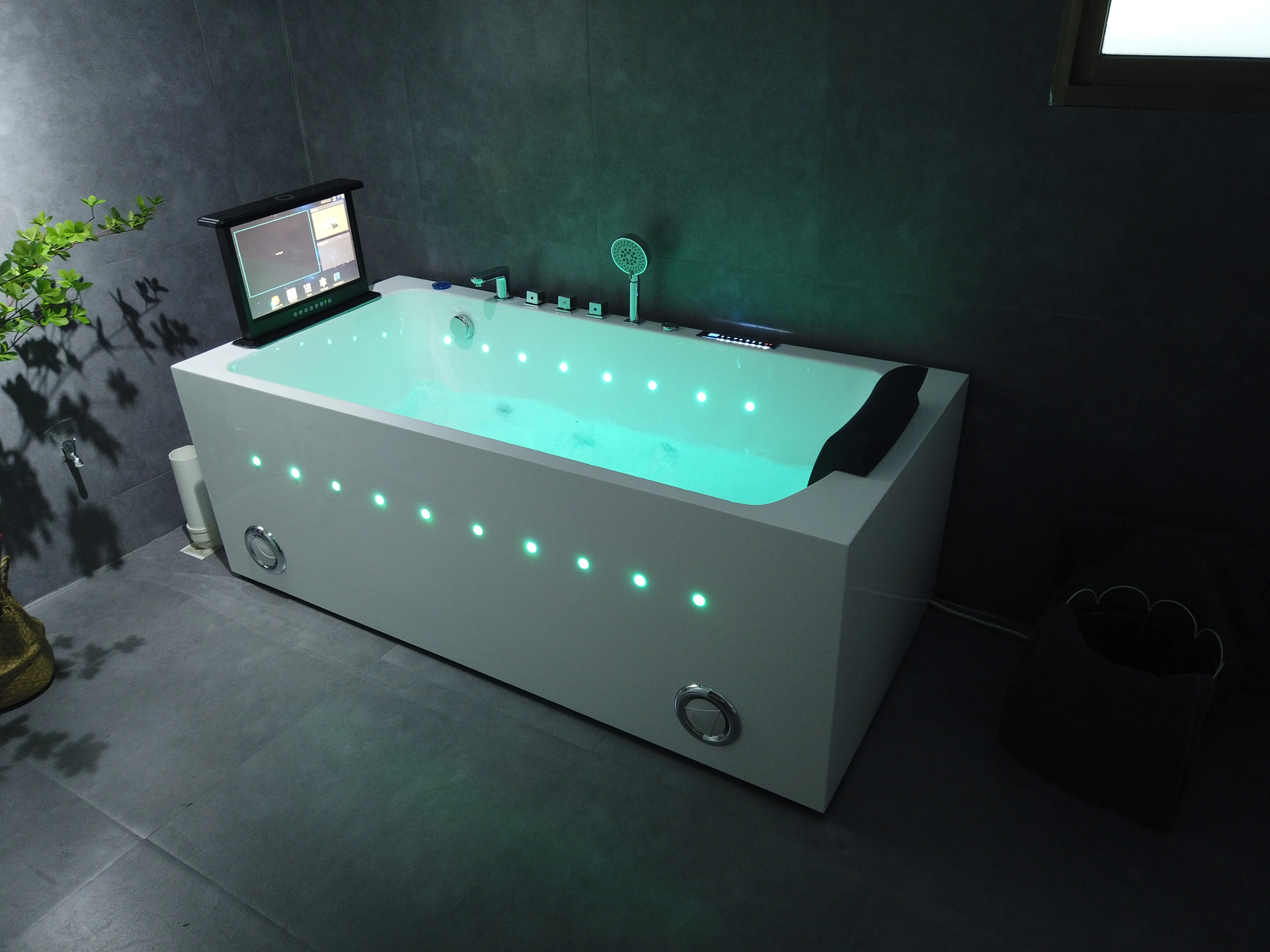 Freestanding Soaking Massage Acrylic Bathtub Bathroom Large Luxury Corner Whirlpool Spa Hot Tub With Option TV