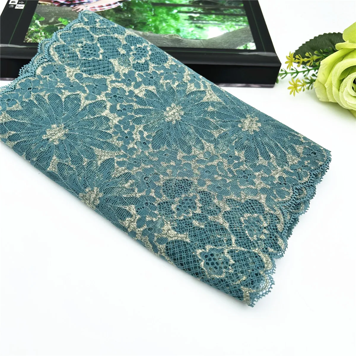 3y/lot Width 23cm Green With Gold Elastic Stretch Lace Trim 2