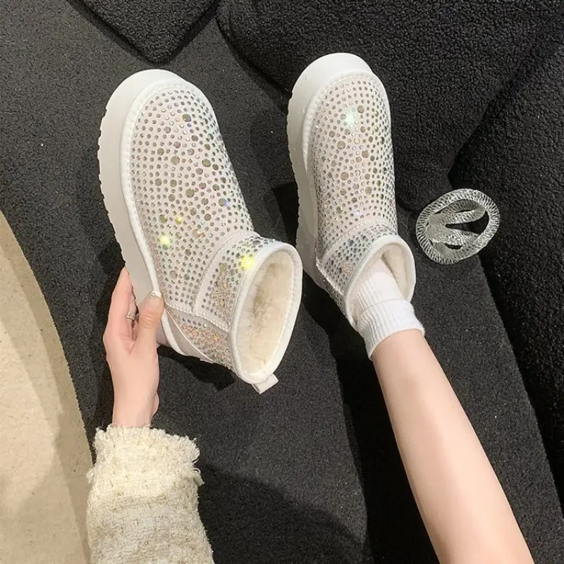 NEW Full Diamond Womens Snow Boots Waterproof Leather Plush Warm Flat Shoe Crystal Slip-On Soft Sole Anle Ankle Boots Fashion