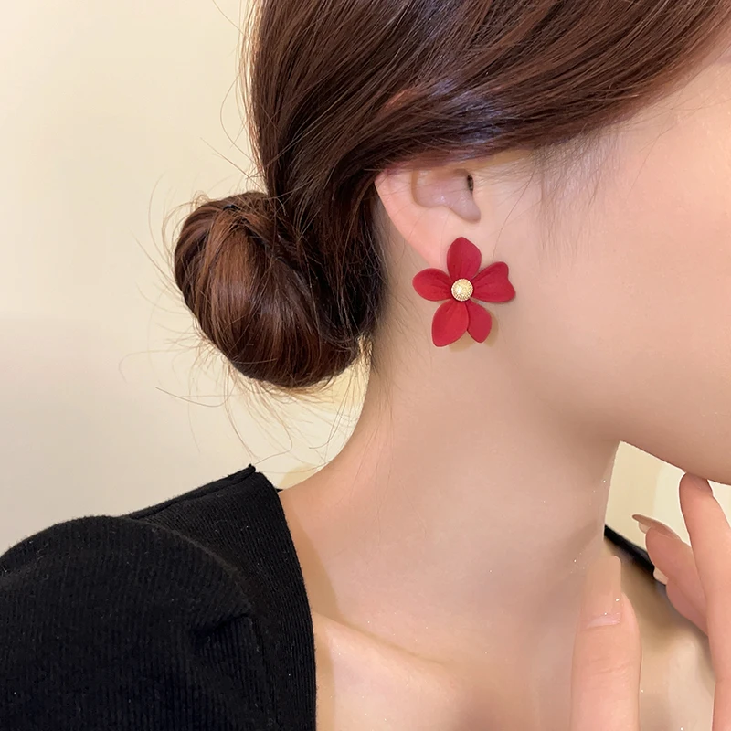Französische romantische rote Blume asymmetrische Quasten-Ohrringe 2024, neuer Design-Schmuck für süße Ohr-Accessoires für Damen oder Mädchen – Detail 6