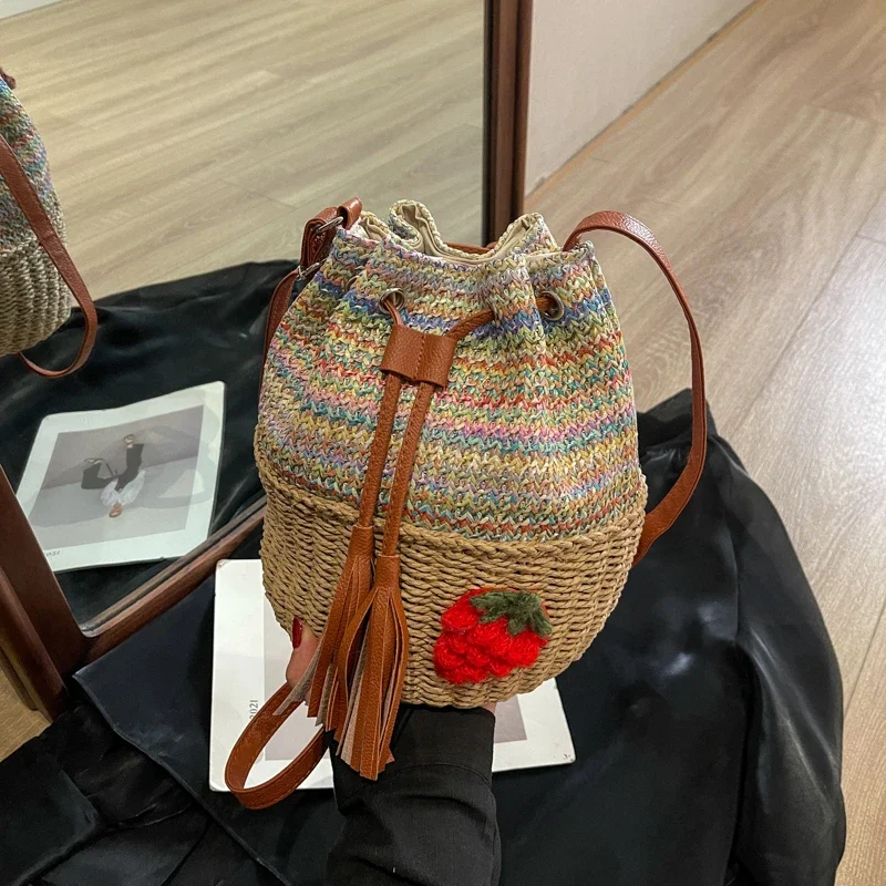 

Трендовые дизайнерские дамские сумки через плечо с кисточками в полоску, 2024 универсальные сумки на плечо для женщин, новый базовый стиль, Bolso Mujer