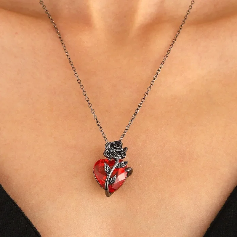 Love Rose Pendant Necklaces Fashion Design Dark Wrapped Flower Heart Shaped Female Clavicle Chain Valentine's Day Jewelry
