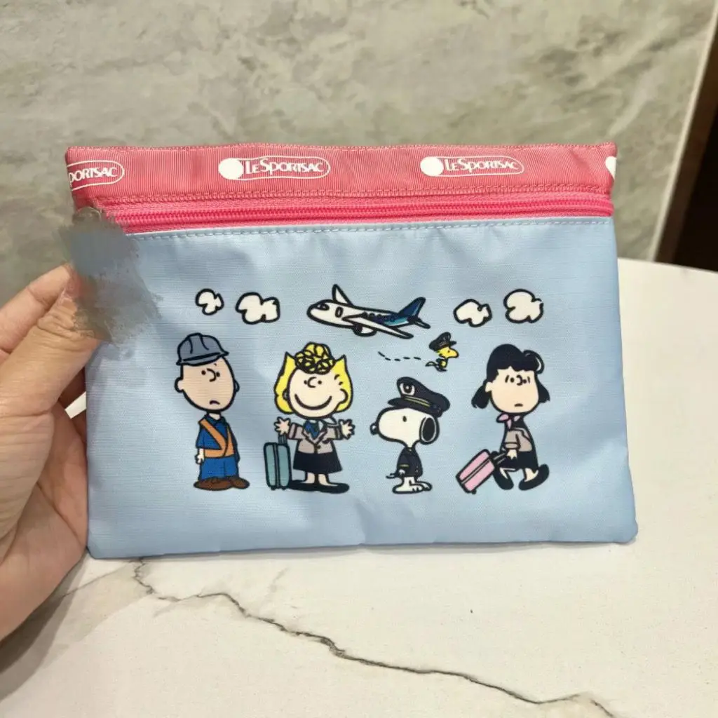 

New Snoopy Waterproof Zero Wallet Makeup Bag Mask Data Cable Cute Key Storage Animes Bag High Beauty Anime Girls Toys Gifts